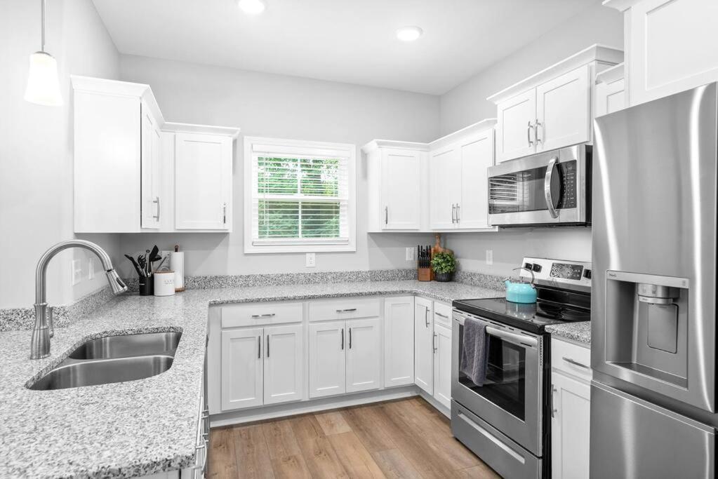 One-Of-A-Kind Smart, Cookie Themed Home For Up To 6 Κλάρκσβιλ Εξωτερικό φωτογραφία